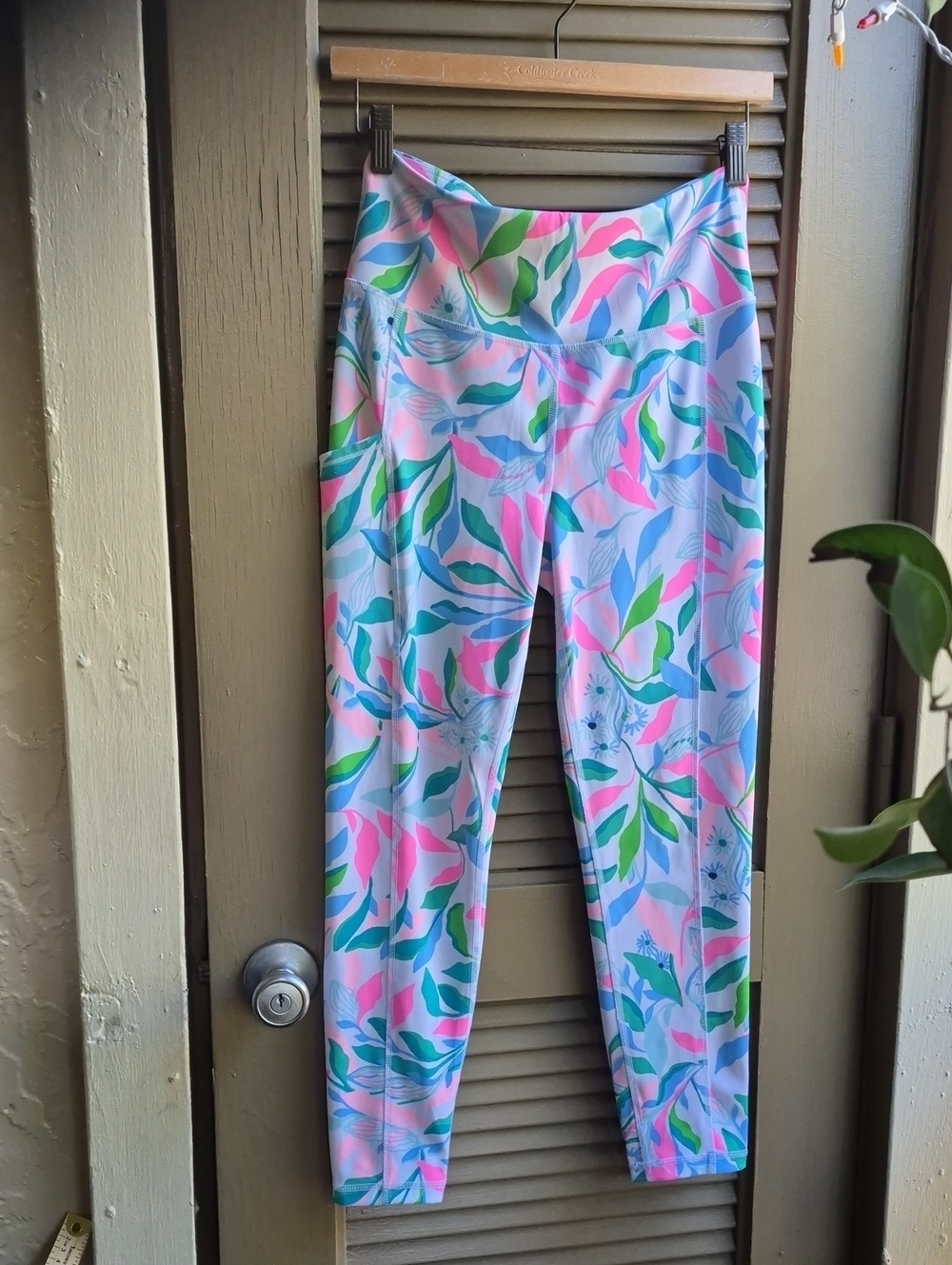 Lilly Pulitzer High Rise Weekender Midi Legging Size M UPF 50+ Holding Court